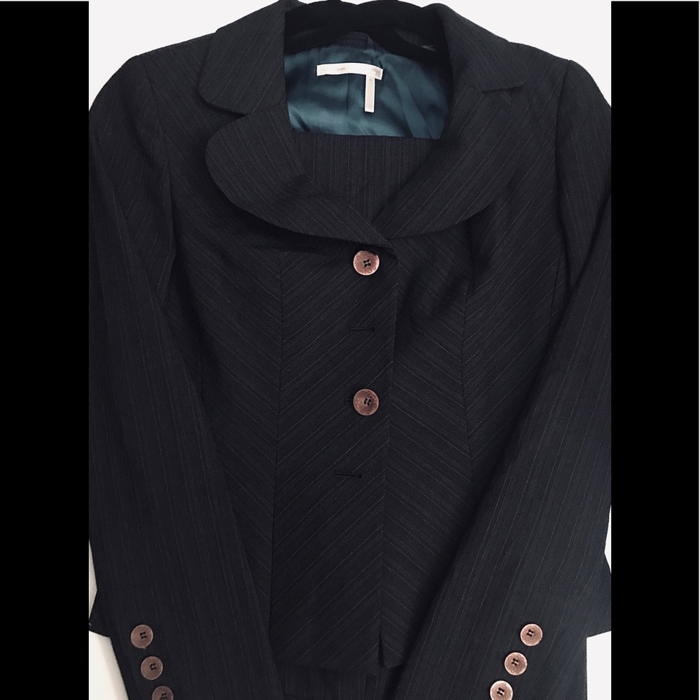 Classiques Entier Women’s pant suit size 8.